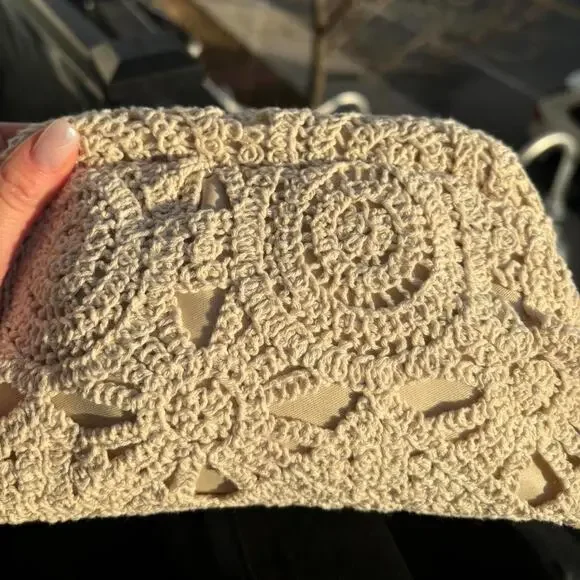 Cream textured clutch bag - Picture 6 of 7